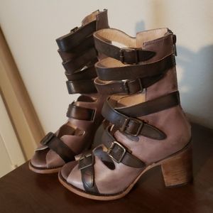 Freebird Bond Sandles- Stone